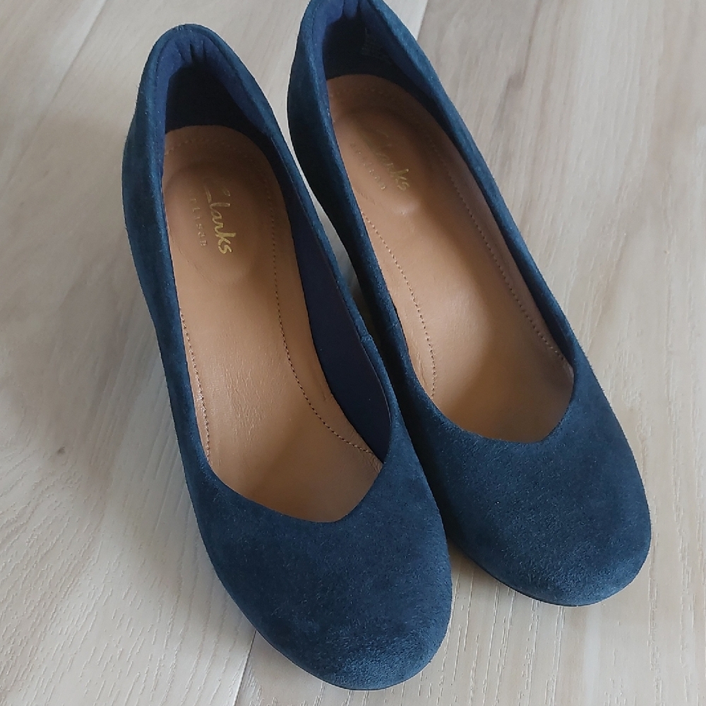 Clarks Women's Deep Blue Suede Flats